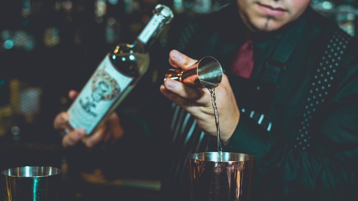 Roaring 20s New Years Party Mixologist