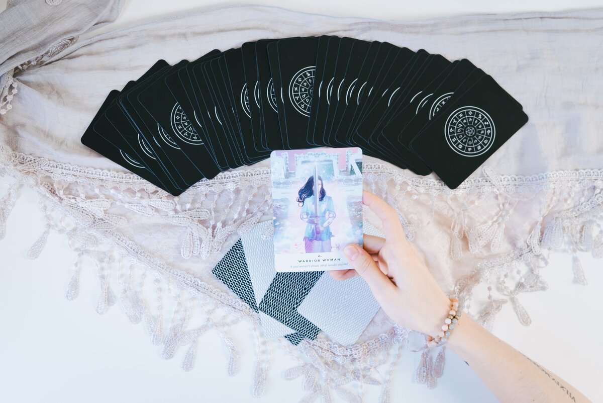 2020 Wedding Trend: Extravagant Restroom Amenities like Tarot Readings