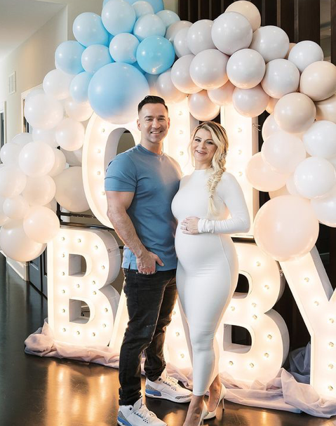 The proud soon-to-be parents!