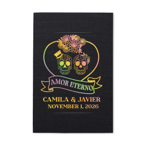 Complete your event with the Amor Eterno Favor. Perfect for weddings, engagements or anniversaries, the floral skull designs in holographic gold foil adds a macabre elegance to your events.