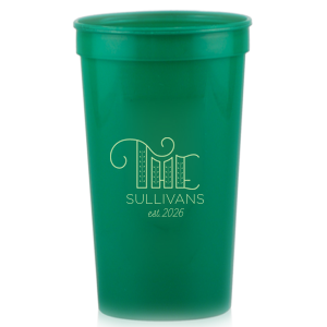 Add a touch of elegance to any gathering with the Family Name Flower Cup. Featuring a beautifully flourished "THE" that artistically highlights your family name and a single peony graphic on the reverse, this design is perfect for weddings, family gatherings, or simply celebrating togetherness with style.