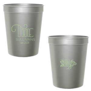 Add a touch of elegance to any gathering with the Family Name Flower Cup. Featuring a beautifully flourished "THE" that artistically highlights your family name and a single peony graphic on the reverse, this design is perfect for weddings, family gatherings, or simply celebrating togetherness with style.