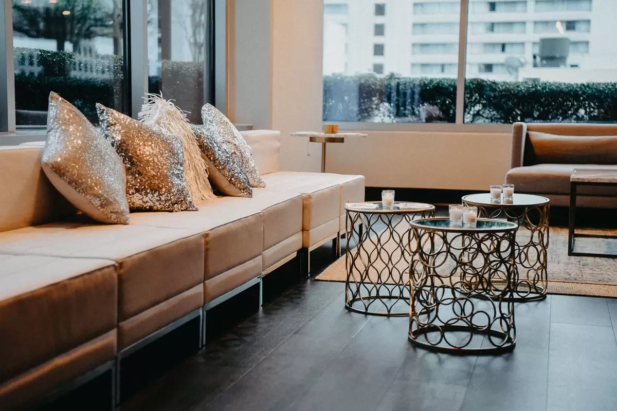 elegant shimmer and ombre party seating