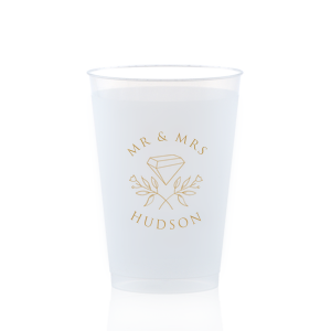 The ever-popular 10 oz Frost Flex Cup with Gold Ink has a Floral Gem graphic and is good for use in Floral, Trendy, Geometric themed parties and will impress guests like no other. Make this party unforgettable.