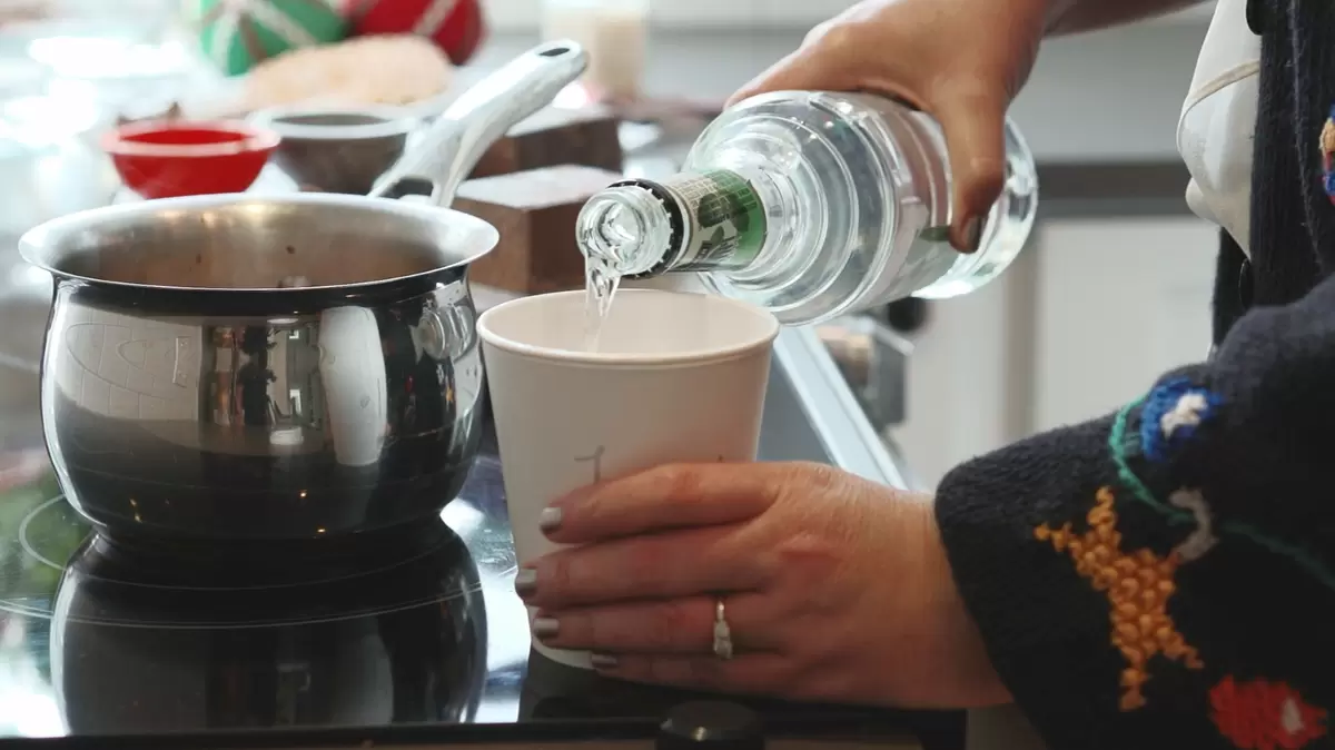 how to make hot chocolate cocktail from scratch