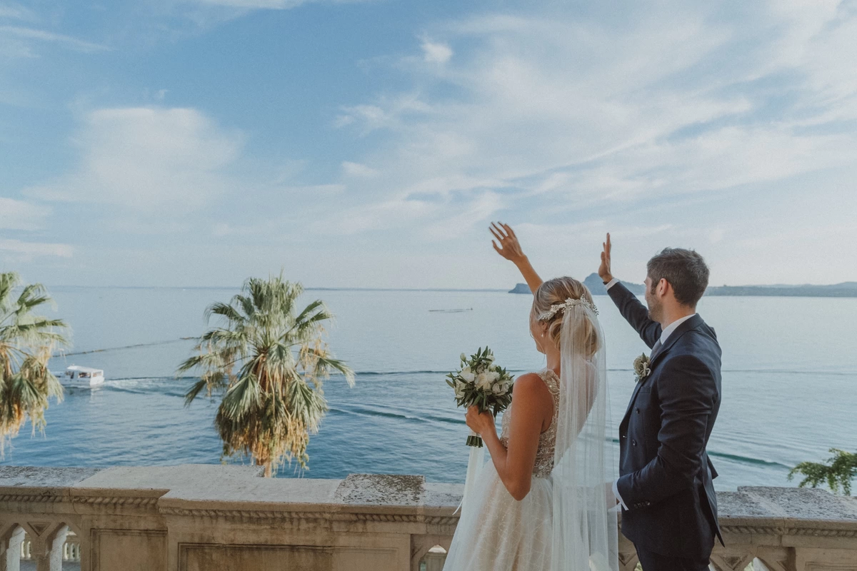 Italian destination wedding ocean picture