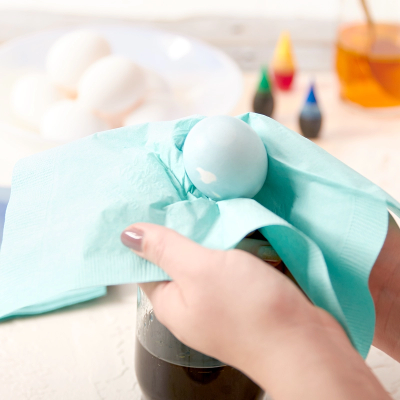 How to dye an Easter egg