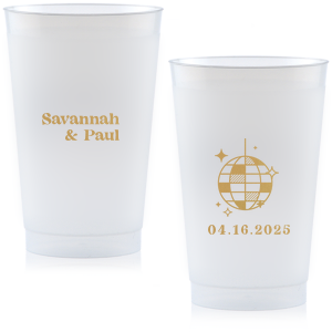 Add the final touch on your wedding bringing this amazing Retro Cups. They will perfectly fit on your table and can hold your favorite drinks for the night. Everyone will adore them! 