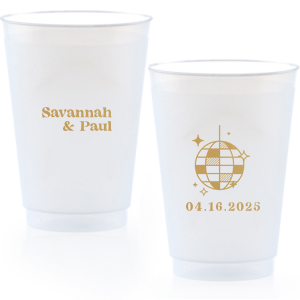 Add the final touch on your wedding bringing this amazing Retro Cups. They will perfectly fit on your table and can hold your favorite drinks for the night. Everyone will adore them! 