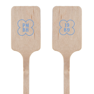 Personalize this modern stir stick for your next event! Featuring a modern and minimal clover design, you can customize this stir stick design with your initials and the date of your event. 