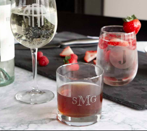 custom glassware makes a great Valentine's Day gift for your significant other