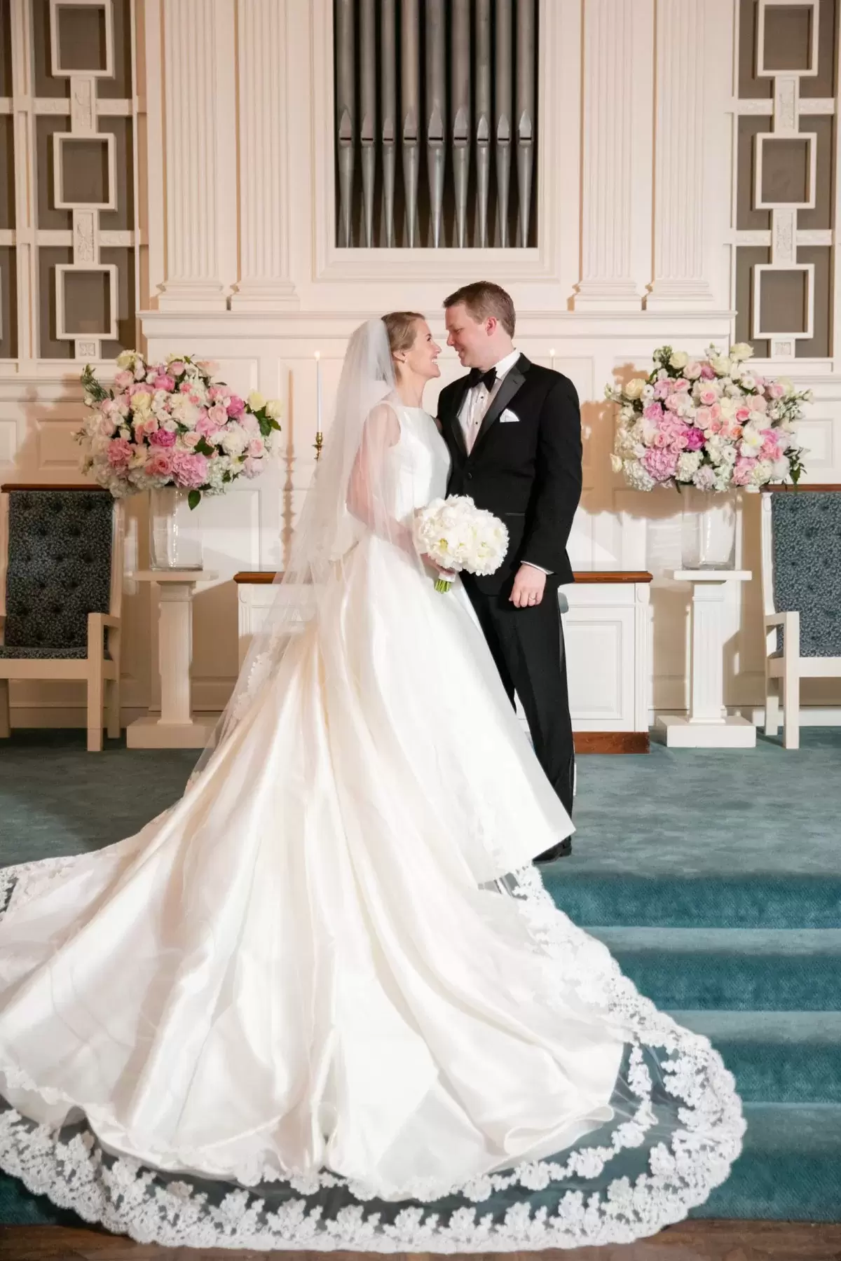 Kate from Lonestar Southern with her groom, Andrew