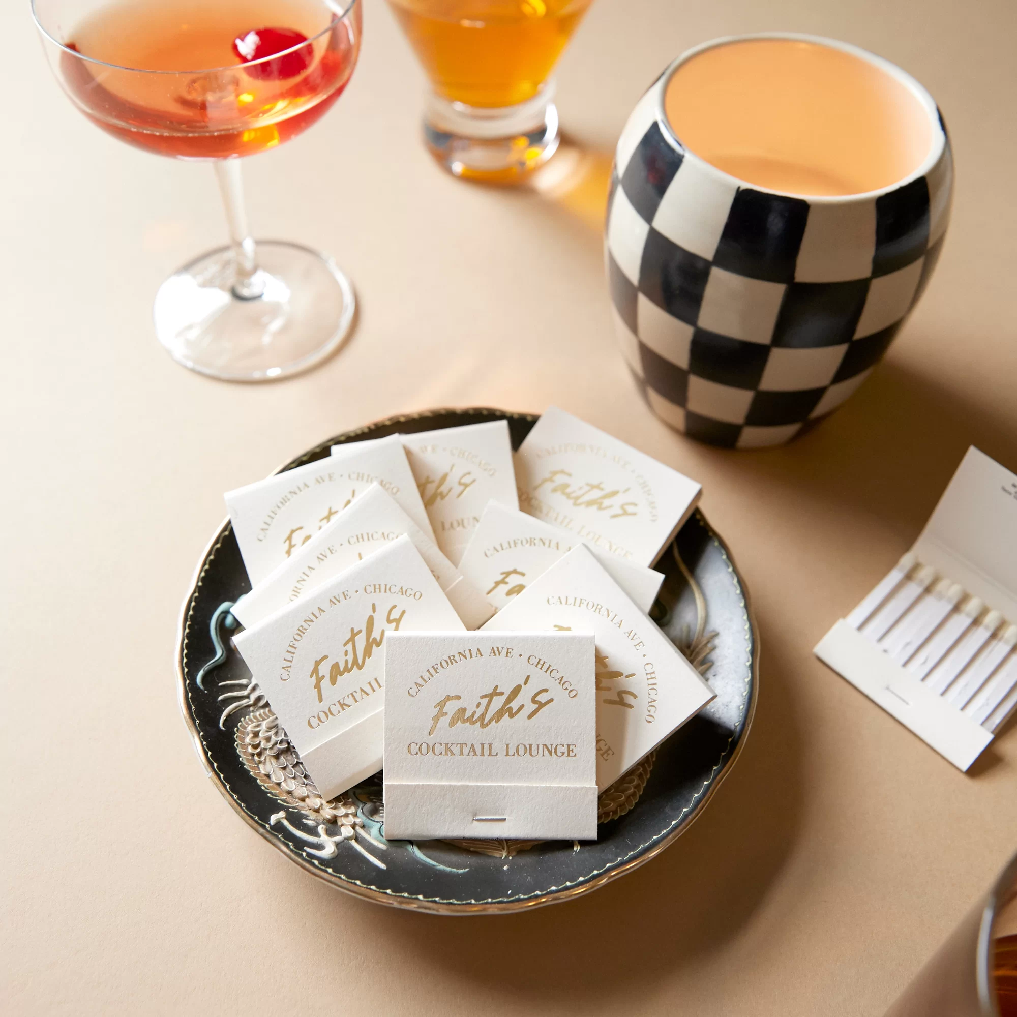 Cocktail Lounge Match