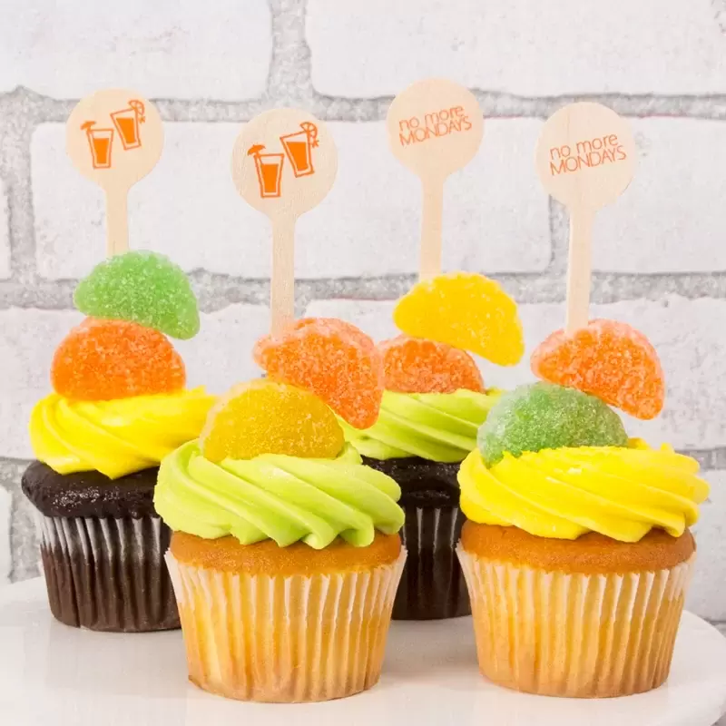 summer party cupcake decorating