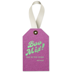 The Boo Mix Halloween Tag is the perfect custom Halloween party accessory to include at your event. Add this personalized tag to a bag of candy or baked goods, and hand out to family and friends. You can personalize with your name for an elevated touch at your party. 