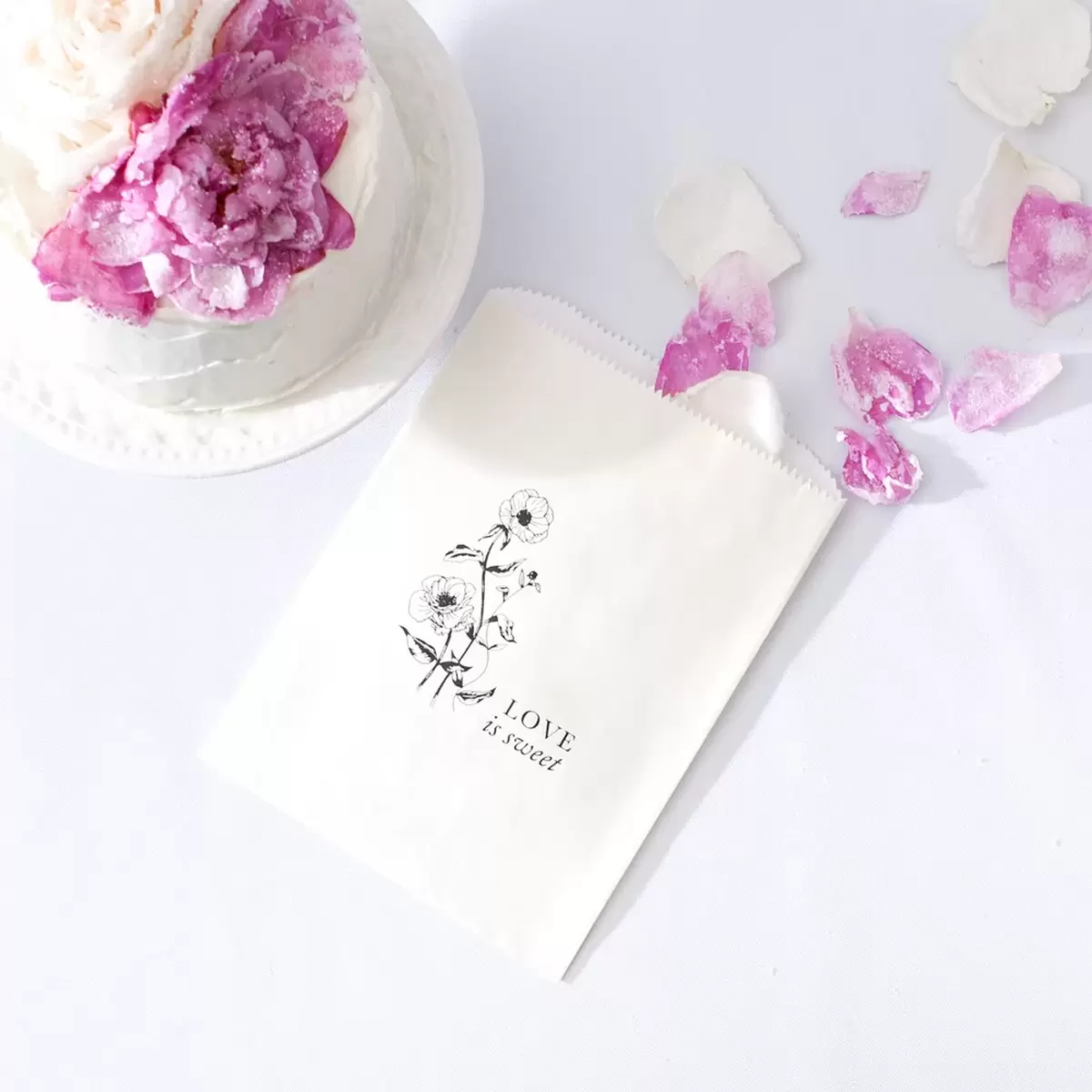 Feature edible flowers at your next event for a gorgeous and delicious detail!