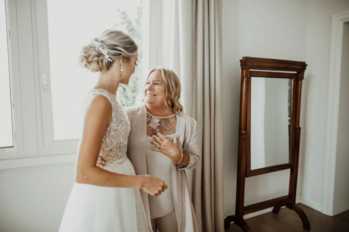 bride with mother of the bride picture