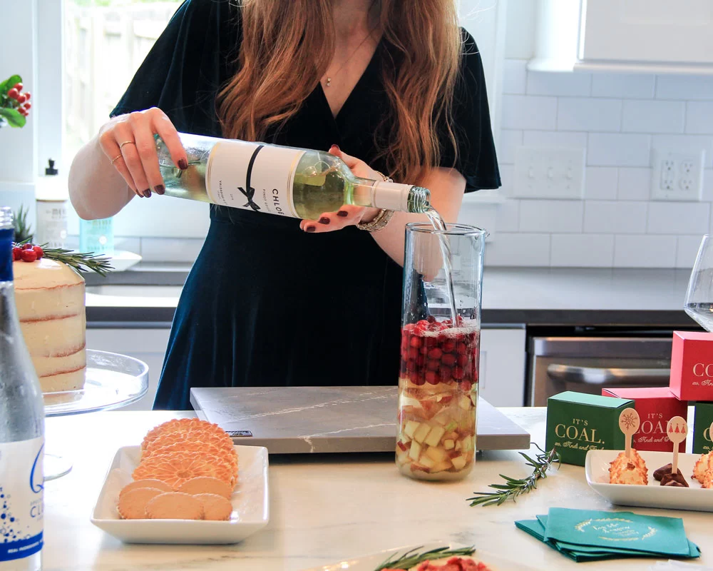 christmas sangria recipe for parties with christmas cocktail napkins