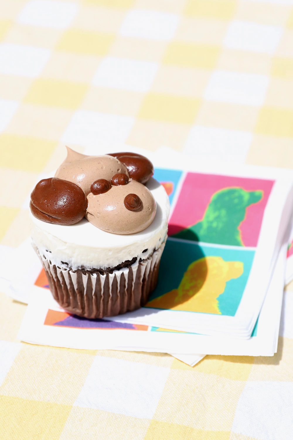 Add a pup-themed dessert to your wedding or party dessert table