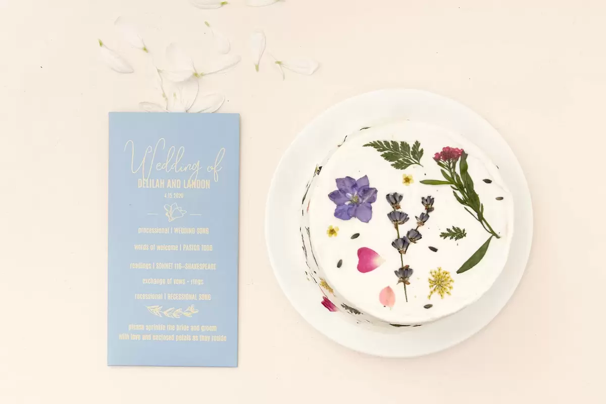 Edible Flowers Are a Beautiful Addition to Your Wedding Cake
