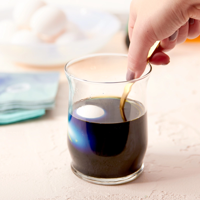 How to dye an Easter egg