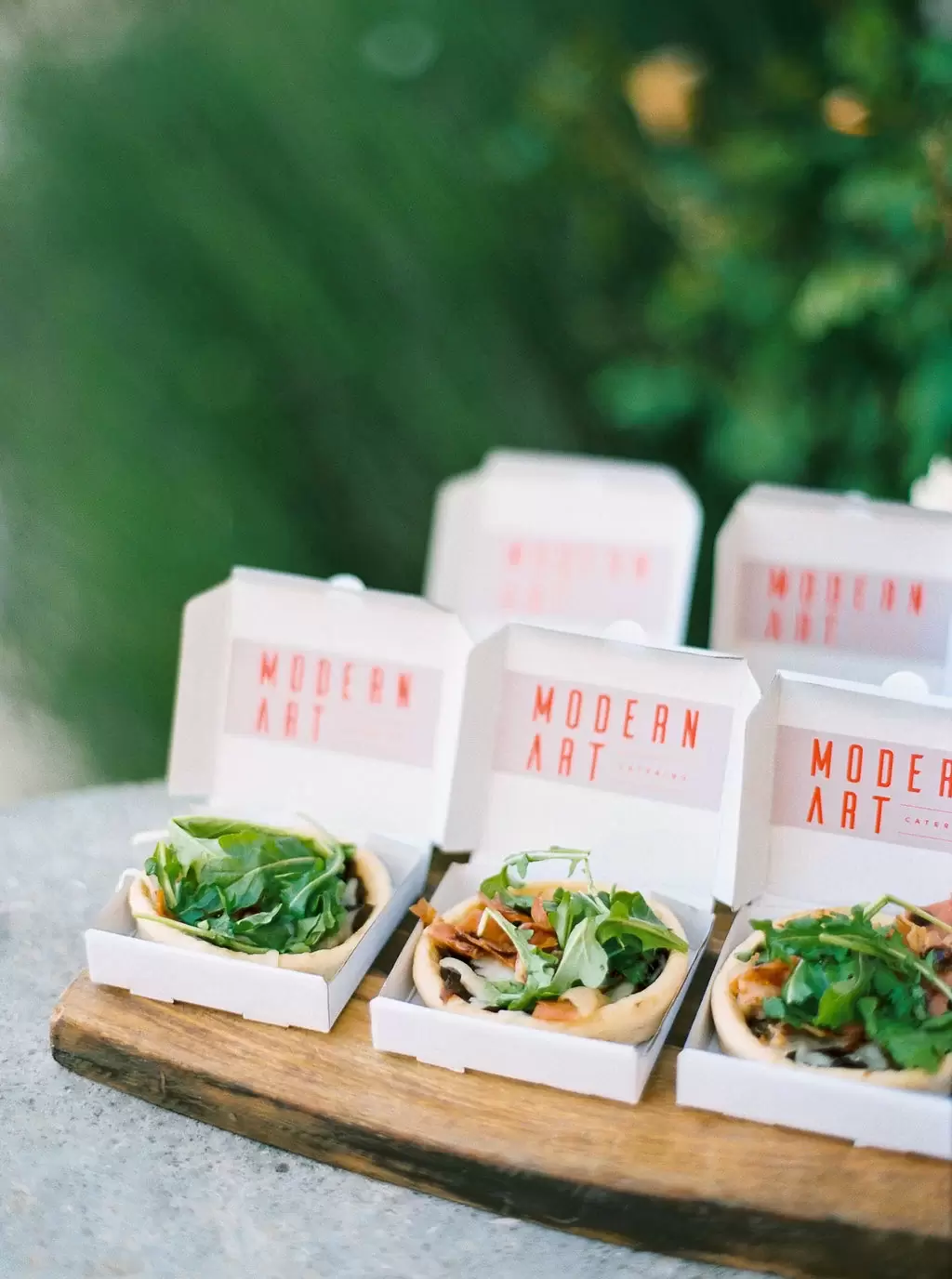 modern art catering mini pizzas
