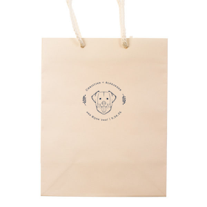 ForYourParty's elegant Ivory Cookie Bag with Matte Navy Foil has a Golden Retriever graphic and is good for use in Animals themed parties and are a must-have for your next event—whatever the celebration!