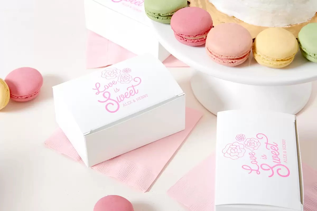 Custom designed cake boxes are a great way to pre-package wedding food.
