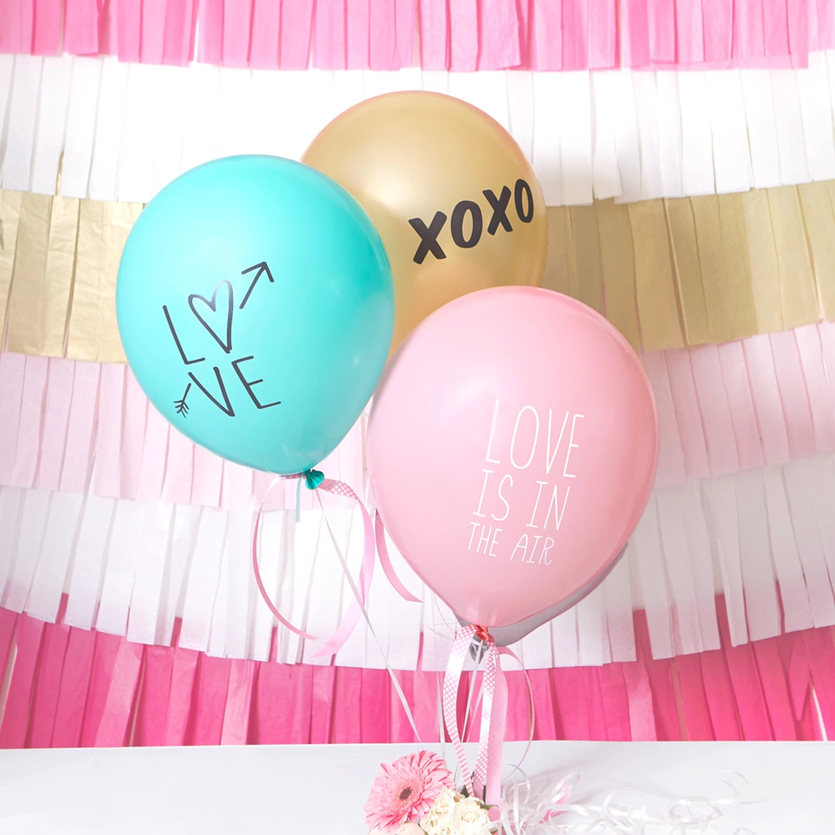 give custom balloons to your loved ones for Valentine's Day this year