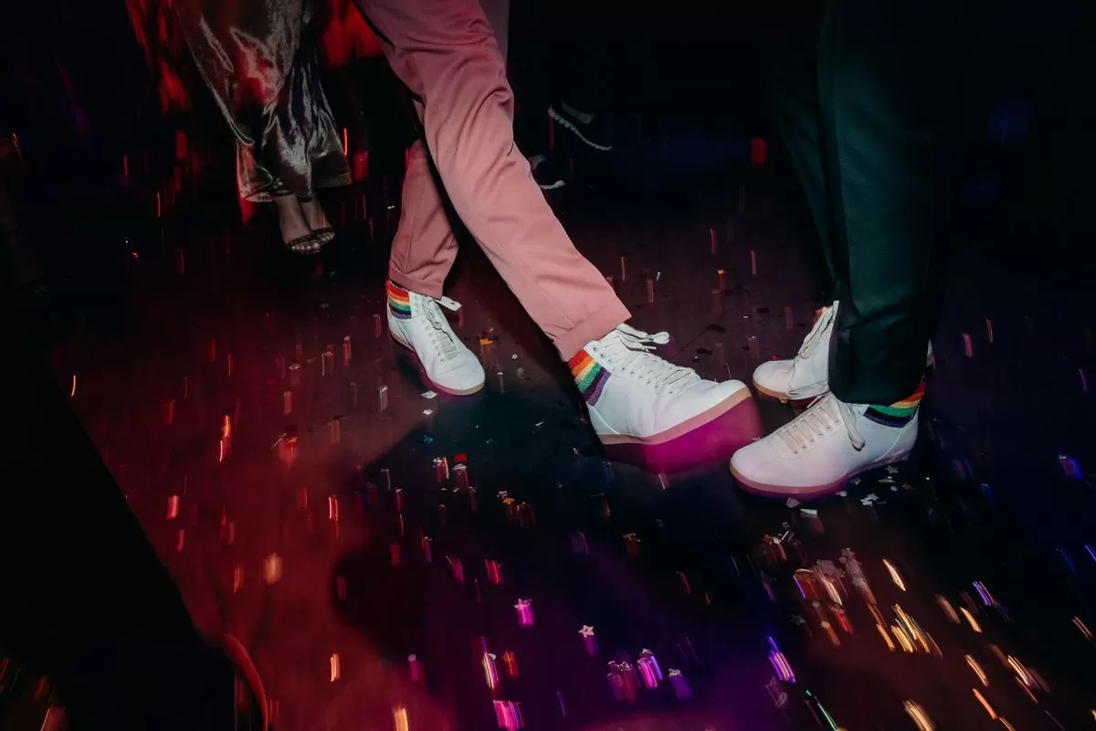 retro inspired dress code