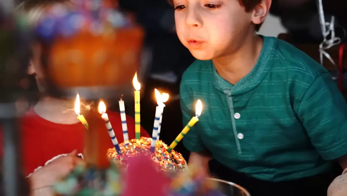 giant cupcake for kid birthday party cake ideas