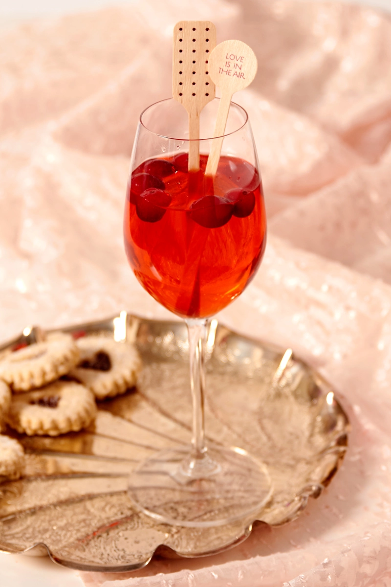 cranberry vanilla mimosa for a winter brunch