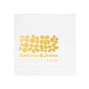 Blend nostalgia and romance with the Retro Floral Wedding Napkin, adorned with vintage-inspired flowers above the couple's names and wedding date. A charming throwback touch to adorn your matrimonial celebration.