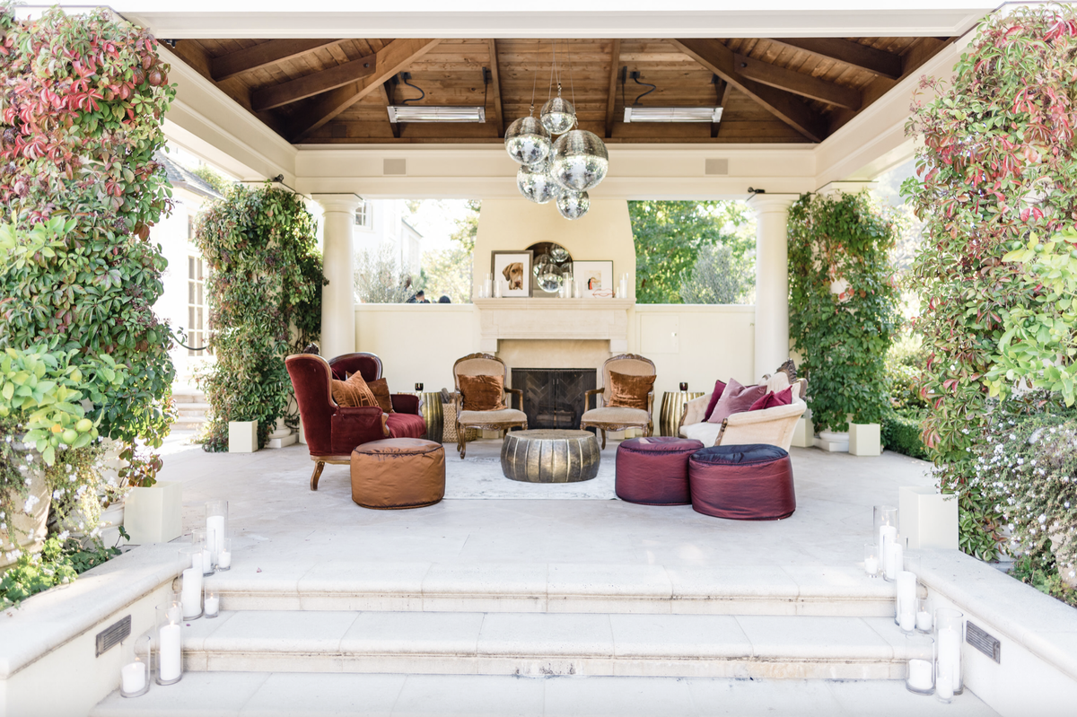 create cozy mix matched seating areas near your wedding bar