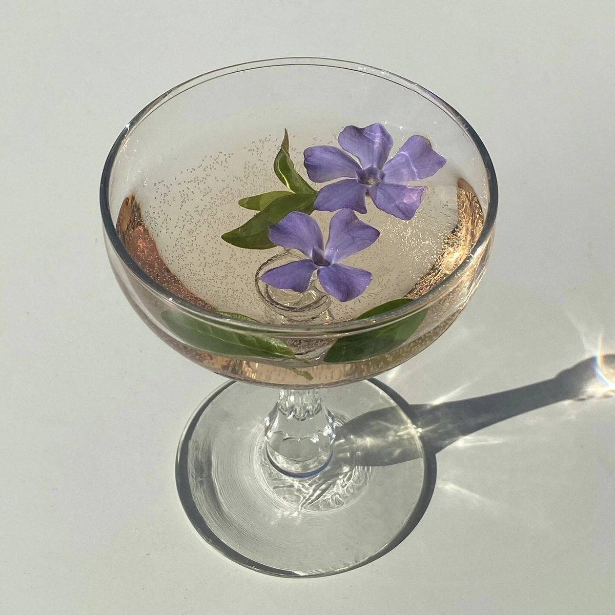 Use the 1960s as inspiration for your 2022 wedding trend