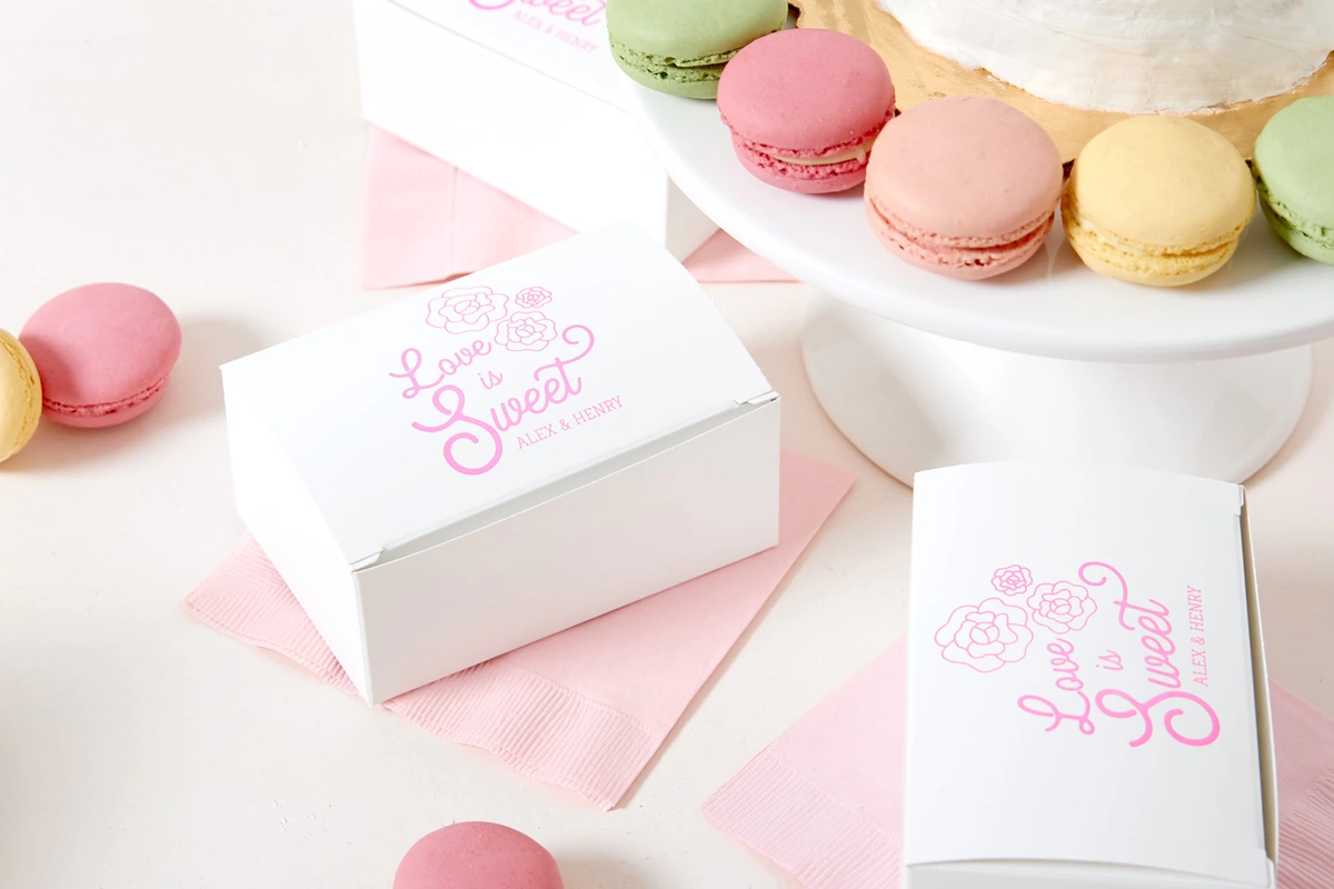 Custom designed cake boxes are a great way to pre-package wedding food.
