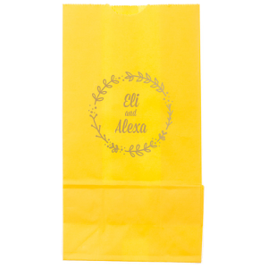 Our custom Satin 18 Kt. Gold Small Cellophane Bag with Satin 18 Kt. Gold Foil has a Leaf Frame graphic and is good for use in Floral themed parties and are a must-have for your next event—whatever the celebration!
