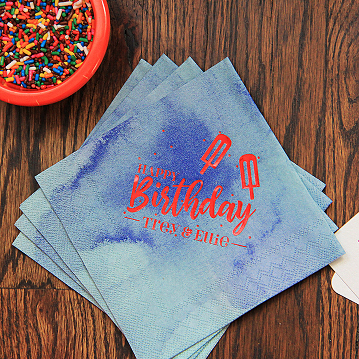 Matching paper deals plates and napkins