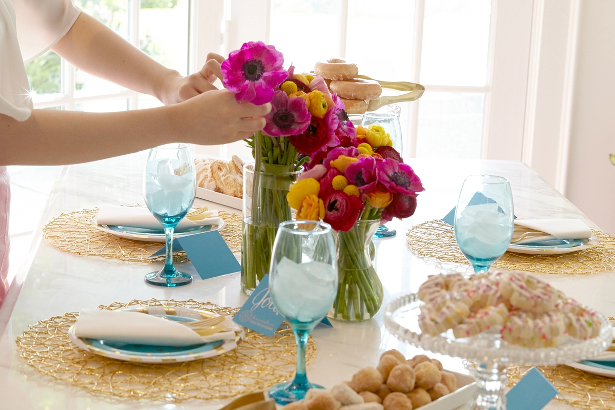 summer brunch tablescape
