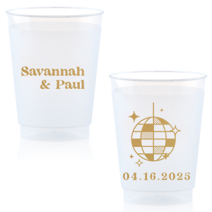Add the final touch on your wedding bringing this amazing Retro Cups. They will perfectly fit on your table and can hold your favorite drinks for the night. Everyone will adore them! 