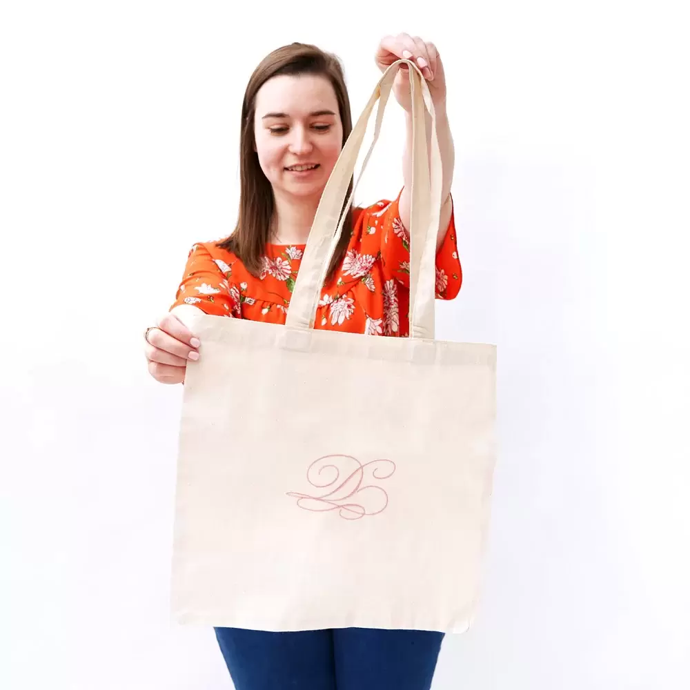 personalized embroidered beach bags: the perfect Mother's Day gift from FYP