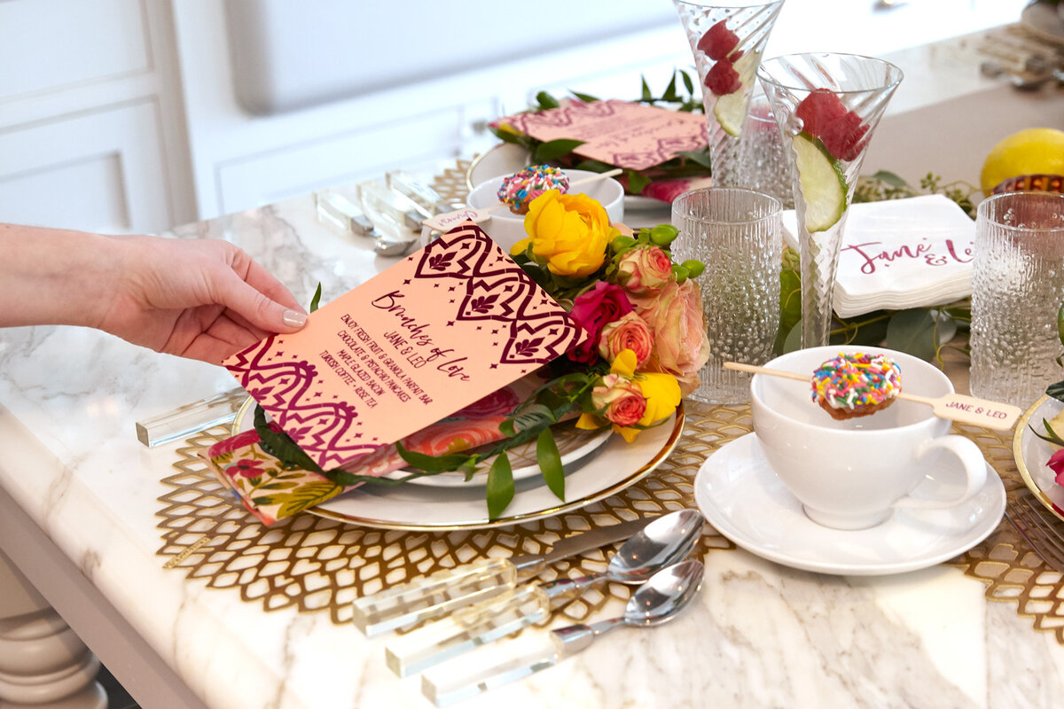 What You Need To Set A Gorgeous Bridal Shower Table For Your Party