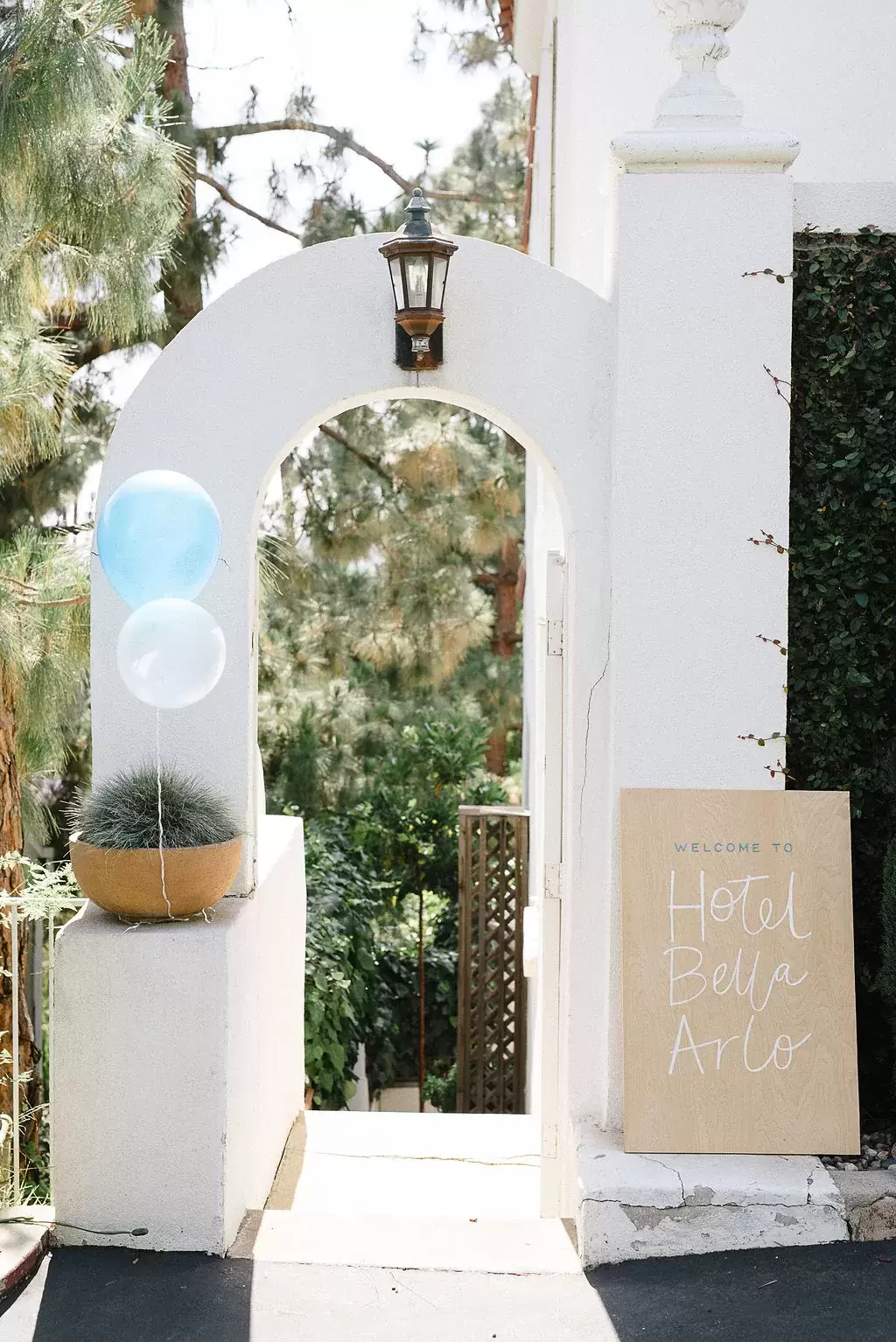 custom designed birthday party entrance sign for Mama Mia party