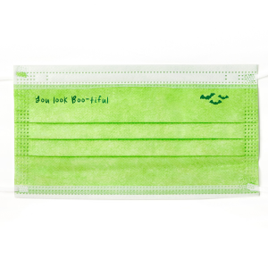 ForYourParty's elegant Green Disposable Face Mask with Matte Black Foil has a Bats graphic and is good for use in Halloween, Holiday, Animals themed parties and can be customized to complement every last detail of your party.