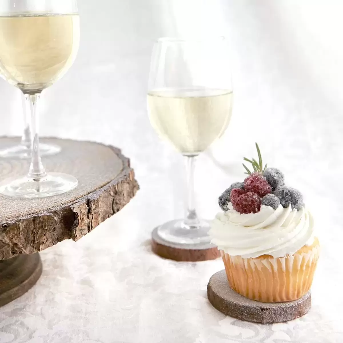 DIY Glitter Wood Centerpieces and Coasters