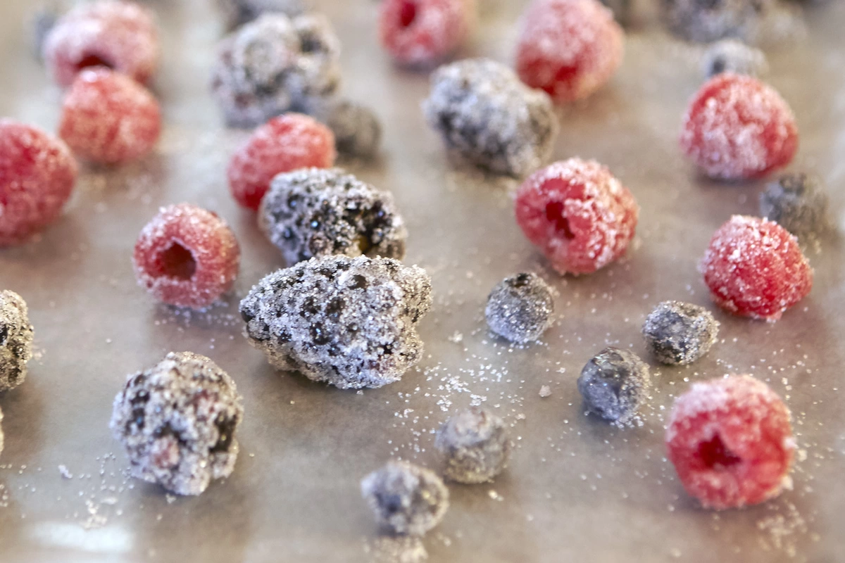 how to make sugared berries 