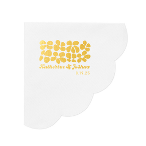 Blend nostalgia and romance with the Retro Floral Wedding Napkin, adorned with vintage-inspired flowers above the couple's names and wedding date. A charming throwback touch to adorn your matrimonial celebration.