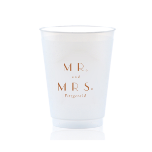 The ever-popular Copper Ink 12 oz Frosted Plastic Cup with Copper Ink can't be beat. Showcase your style in every detail of your party's theme!