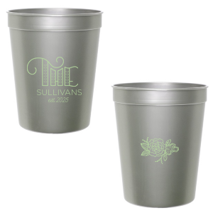Add a touch of elegance to any gathering with the Family Name Flower Cup. Featuring a beautifully flourished "THE" that artistically highlights your family name and a single peony graphic on the reverse, this design is perfect for weddings, family gatherings, or simply celebrating togetherness with style.