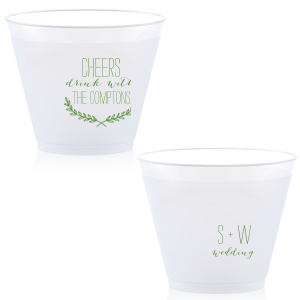 Customize this cup and dress up your drinks with this stylish Branch Wreath design at your wedding reception bar. They can also double as fantastic personalized party favors!